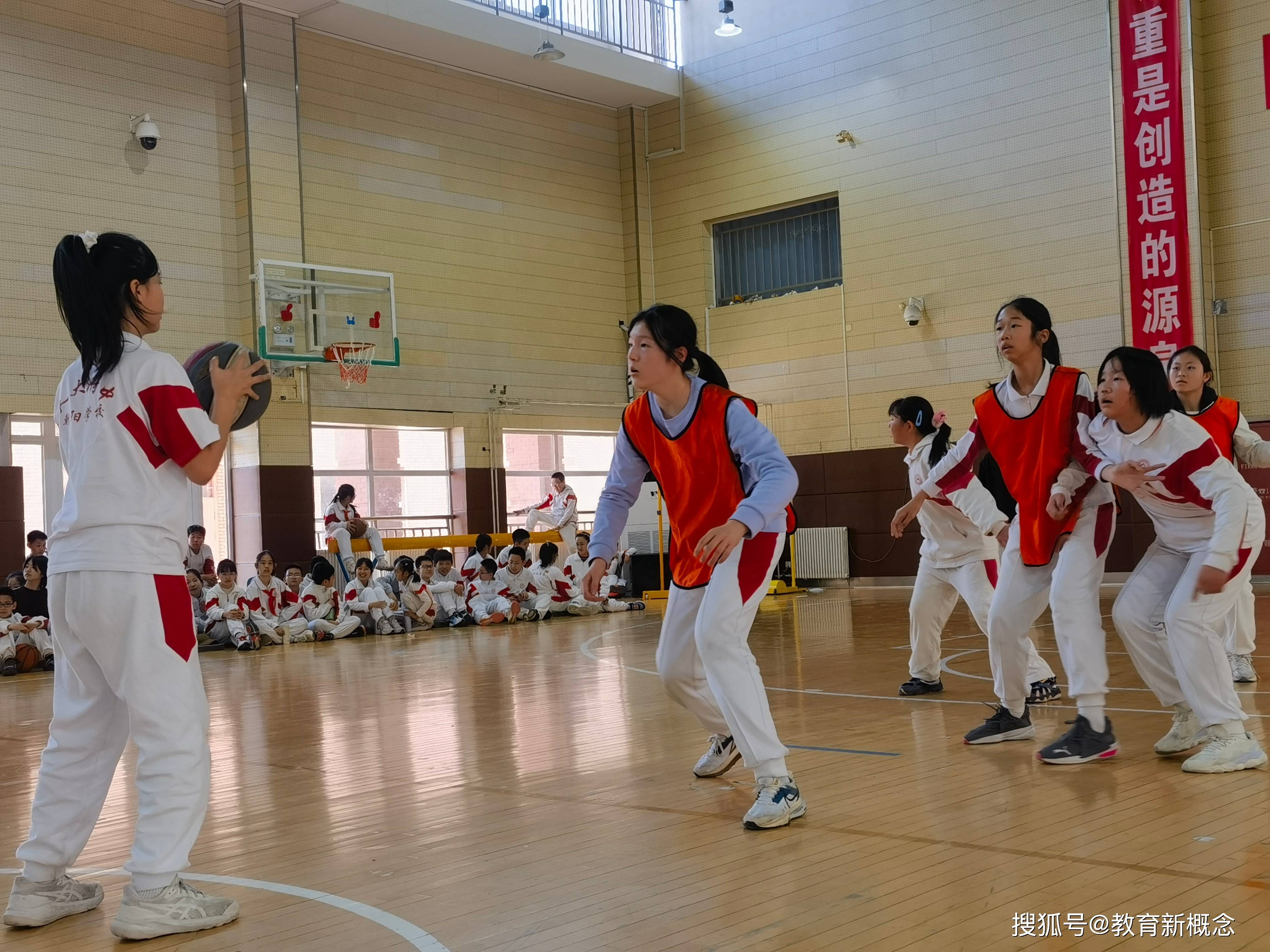 深圳队险胜湖南男篮，紧张对决惊险收官