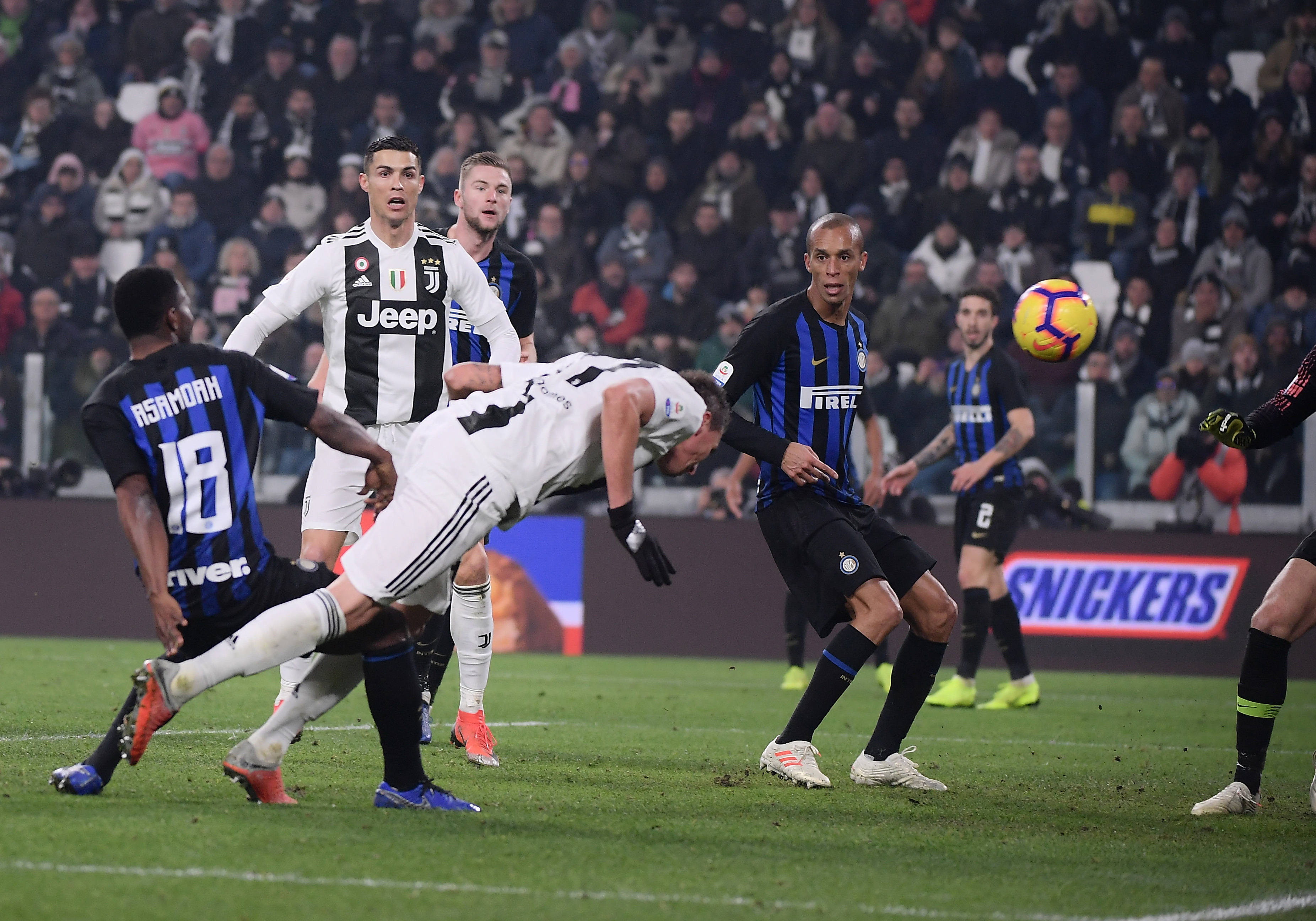 包含尤文图斯战术调整有效，为联赛继续争霸做准备的词条