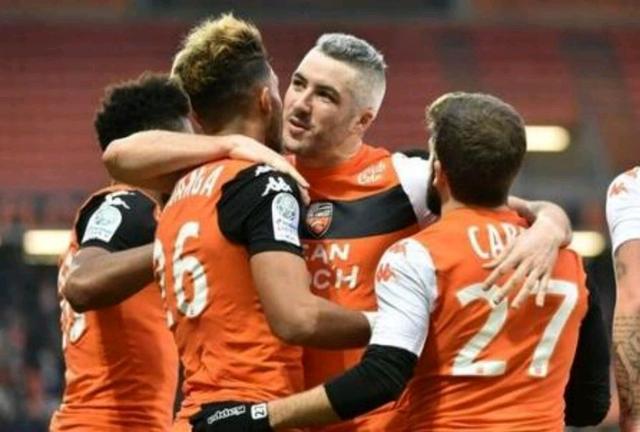 关于里昂队客场遇平局，争议不断的信息