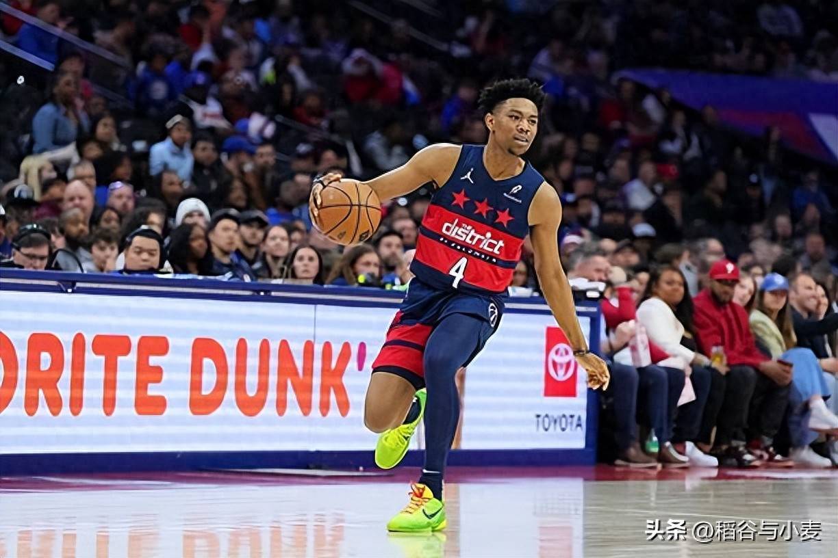 篮网球员表现出色,荣膺最佳球员 篮网球员表现出色,荣膺最佳球员