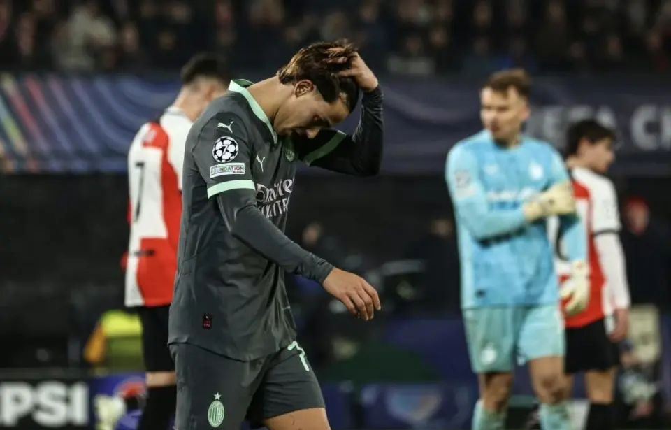 包含拜仁慕尼黑颓势难挽，欧冠淘汰赛命运多舛的词条