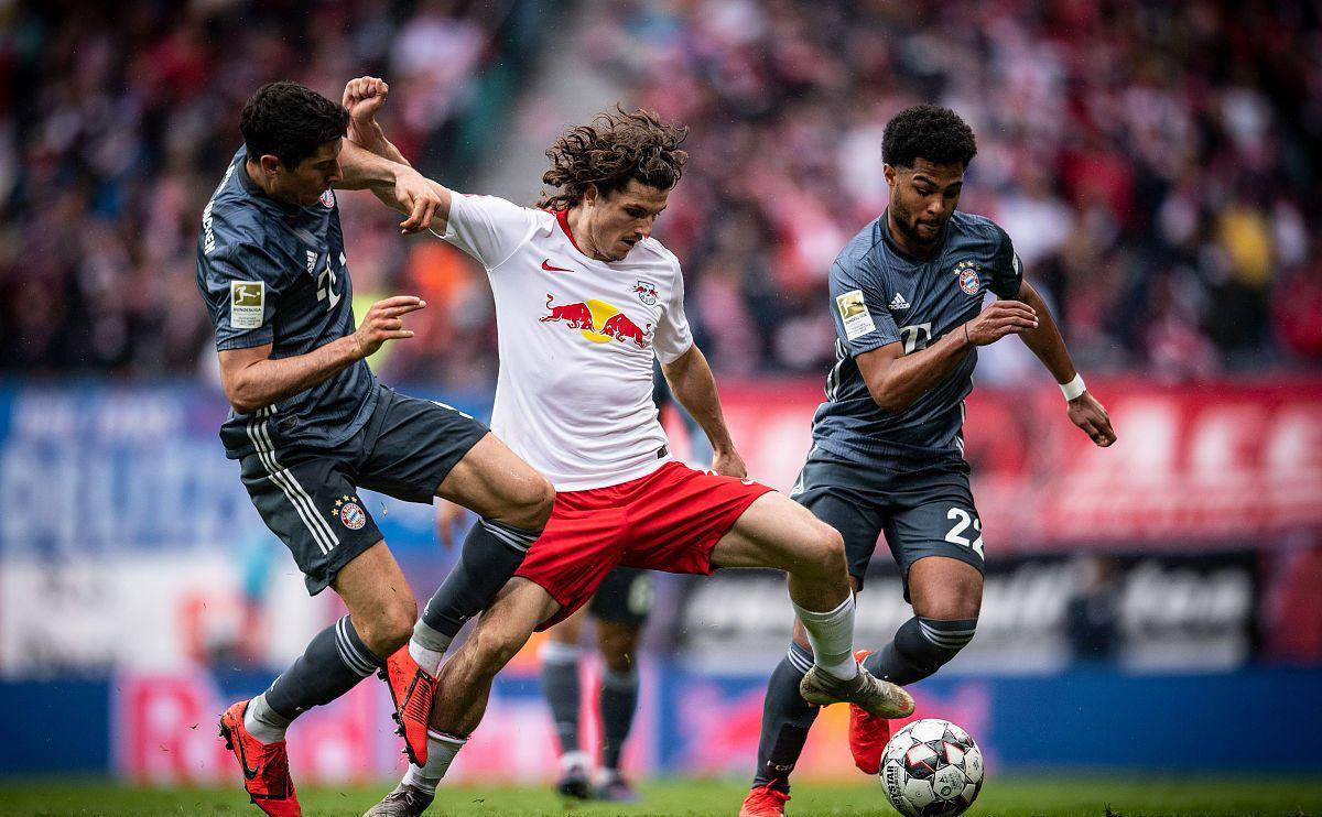 包含热那亚主场取胜，逃离降级区的词条