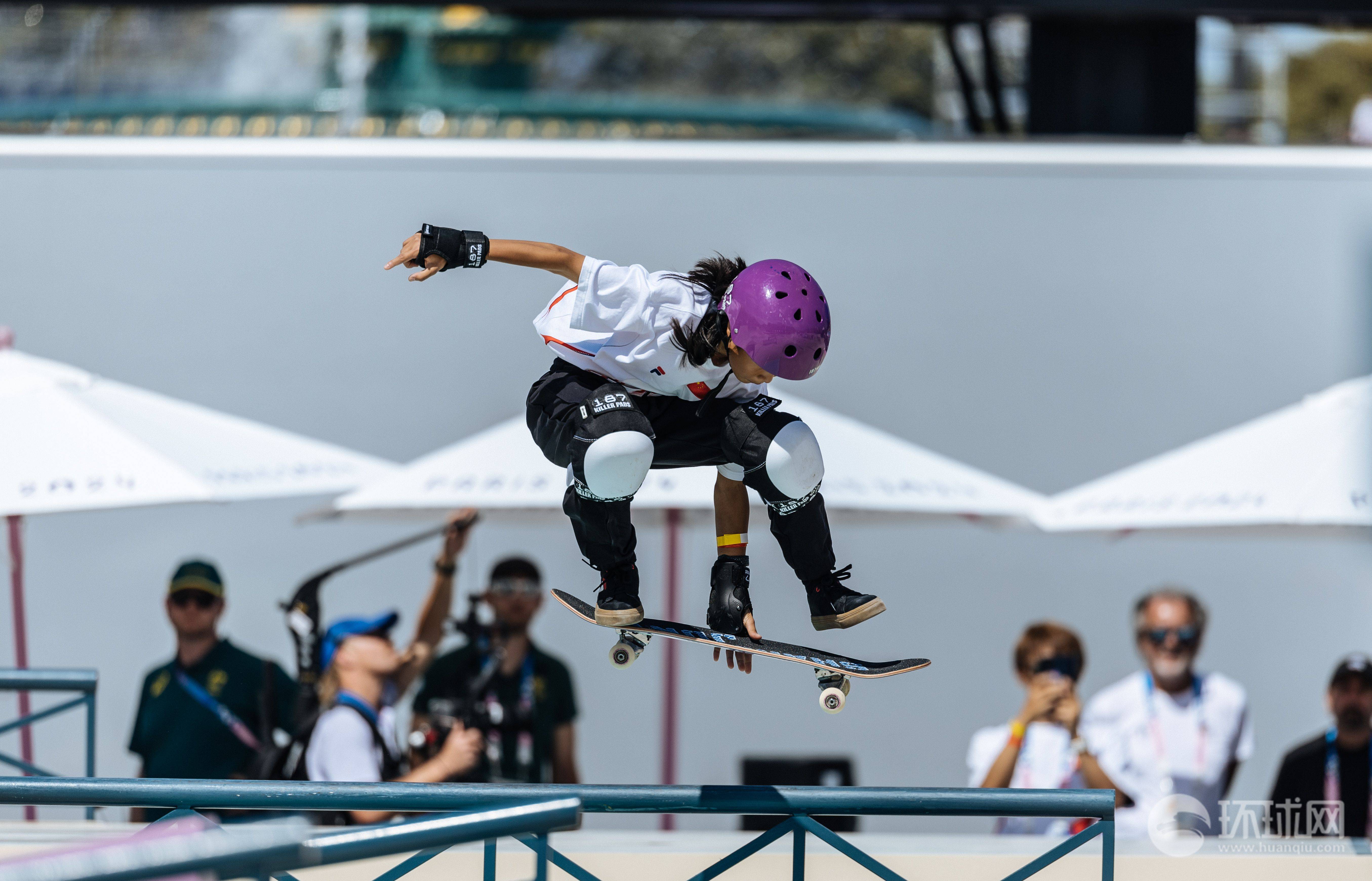 瑞士选手在滑板比赛中脱颖而出 瑞士选手在滑板比赛中脱颖而出