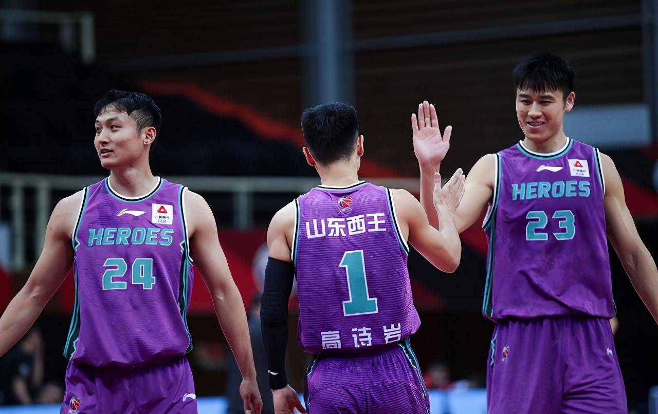 开云体育官方入口-甘肃队艰难取胜，争夺季后赛资格的简单介绍