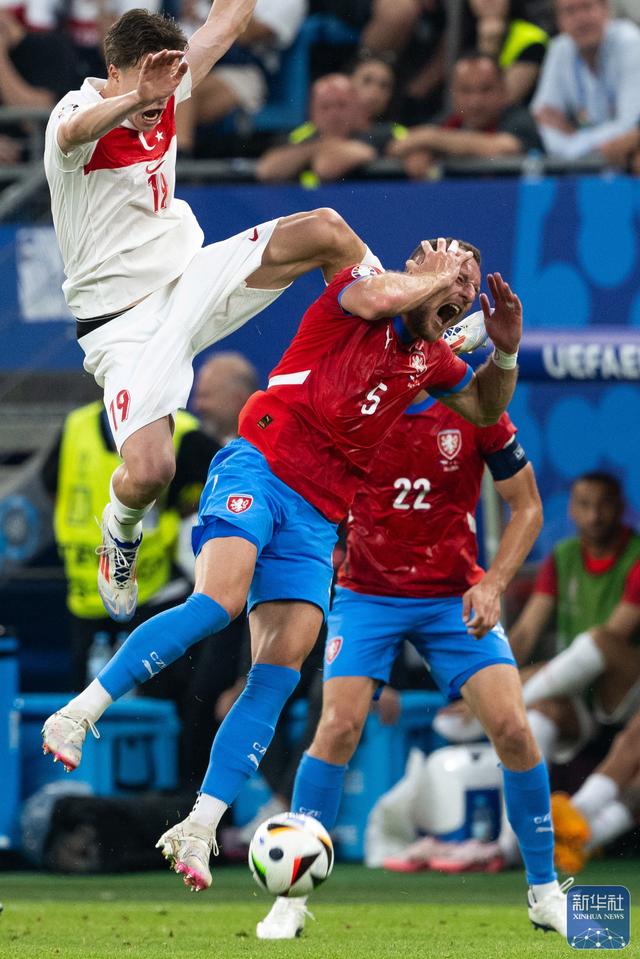 土耳其队在比赛中赢得激战获胜